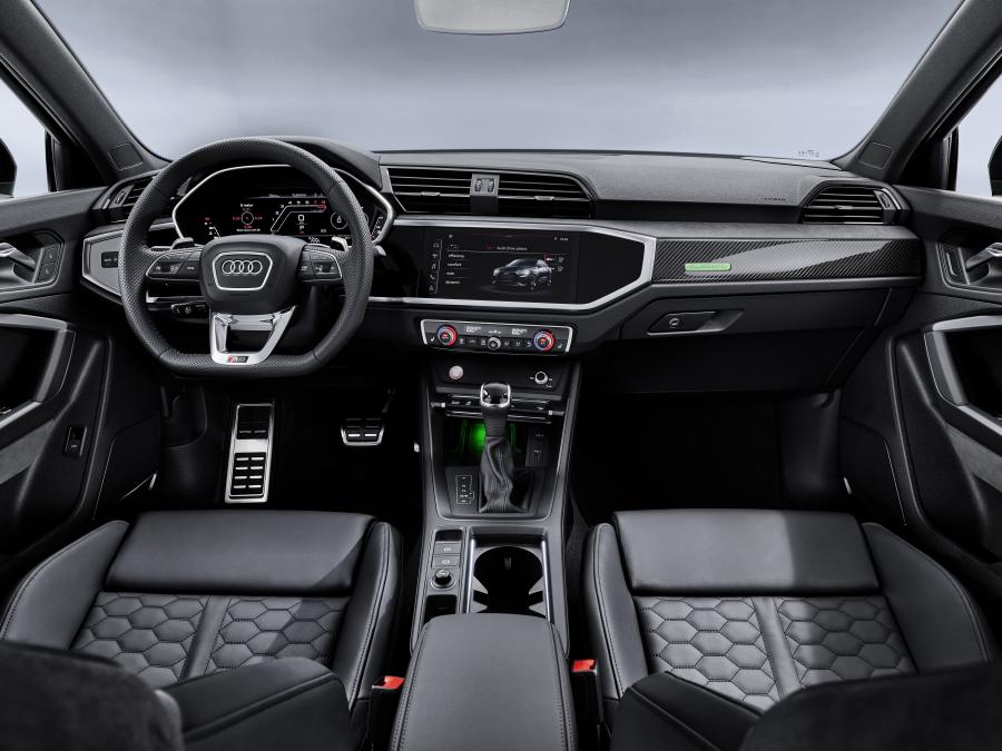 Торпедо Audi RS Q3 Sportback 2019 года  (WW) (фото 20 из 71)